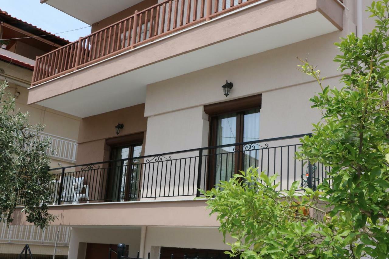 Dili Apartments Ierissós Buitenkant foto